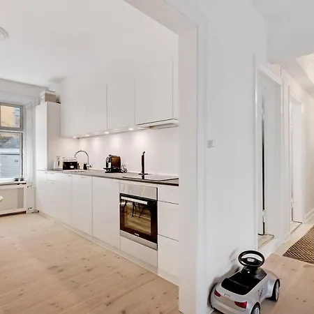 Διαμέρισμα Modern & Central 2 Bedroom Apt *