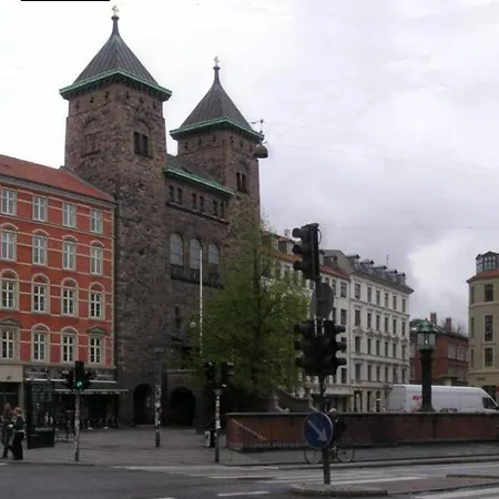 Apartment Modern & Central 2 Bedroom Apt Copenhagen